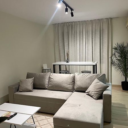 White Apartment, In The Center Of Тирана Екстер'єр фото