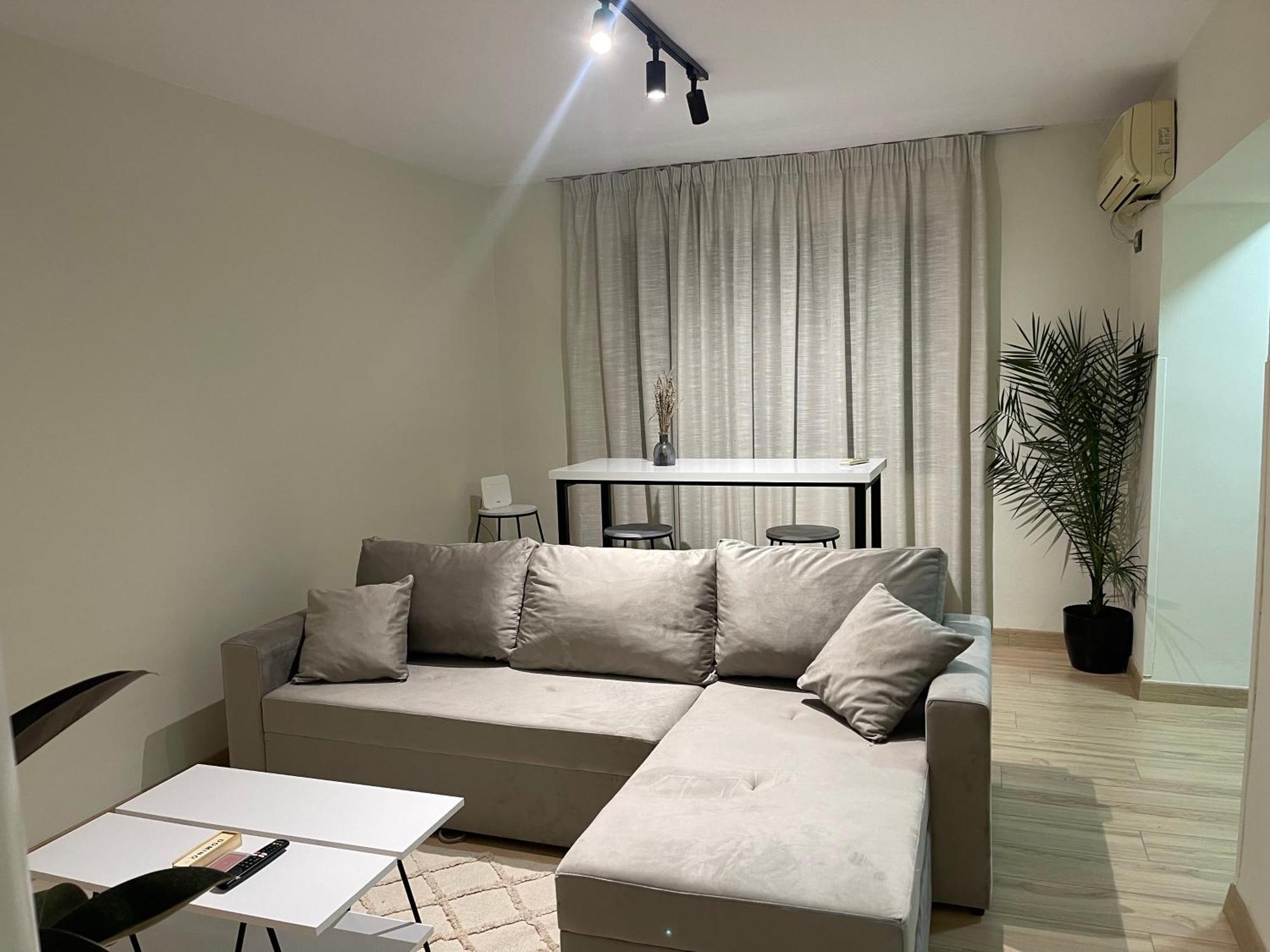 White Apartment, In The Center Of Тирана Екстер'єр фото