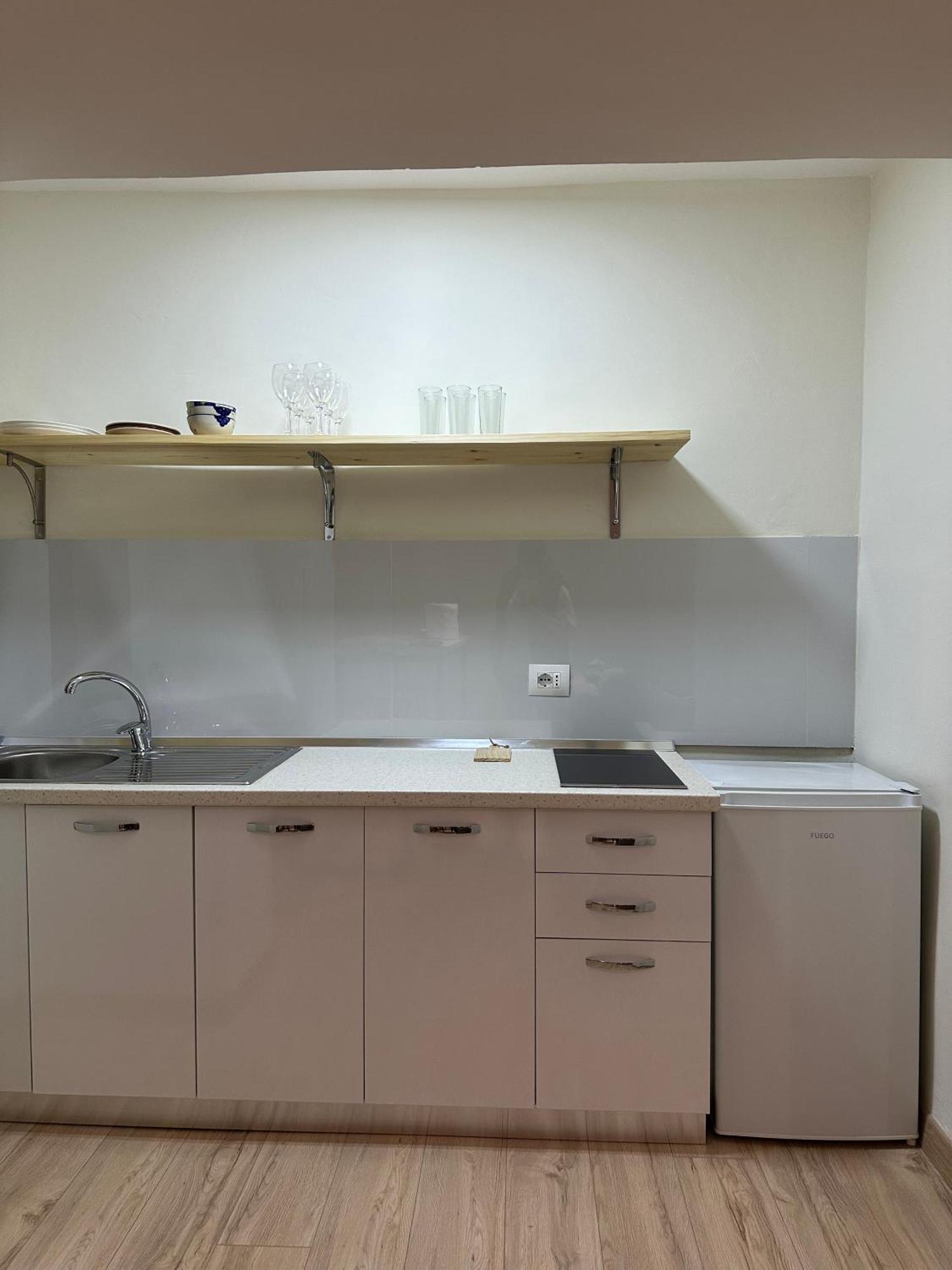 White Apartment, In The Center Of Тирана Екстер'єр фото